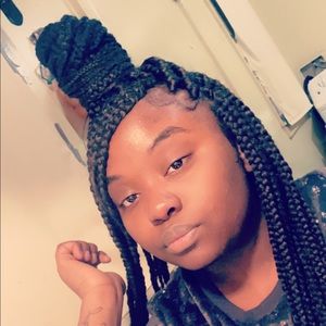 Meet your Posher, Tiara